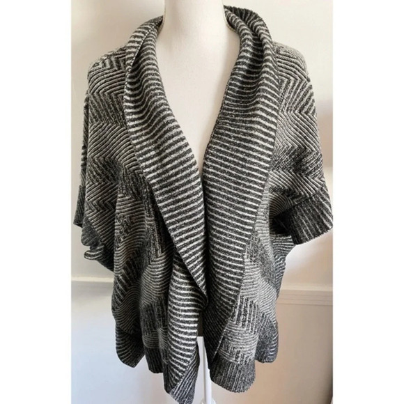 Express • Black and White Open Cardigan - Picture 1 of 6